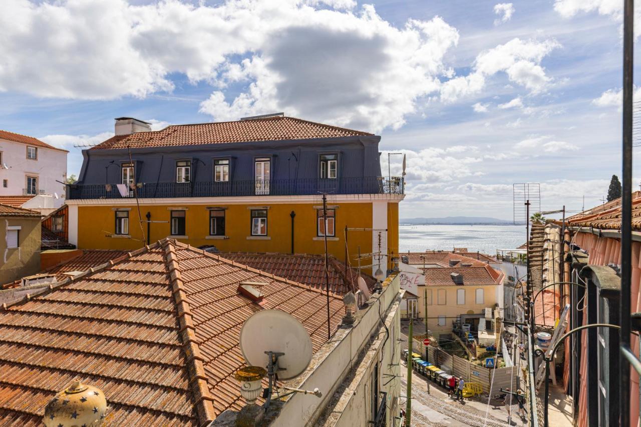 Alfama 2Bdr Duplex Apartment W/ Balcony By Lovelystay Лиссабон Экстерьер фото